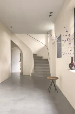 Dulux EasyCare Matt Magnolia Emulsion Paint 2.5Ltr -Harris Paint Store 4561T A2