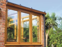 Ronseal Trade 10 Year Woodstain Satin Natural Oak 750ml -Harris Paint Store 588FG A2